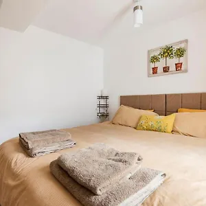 comfortable-flat-close-to-the-beach.brighton-hotels-england.com/